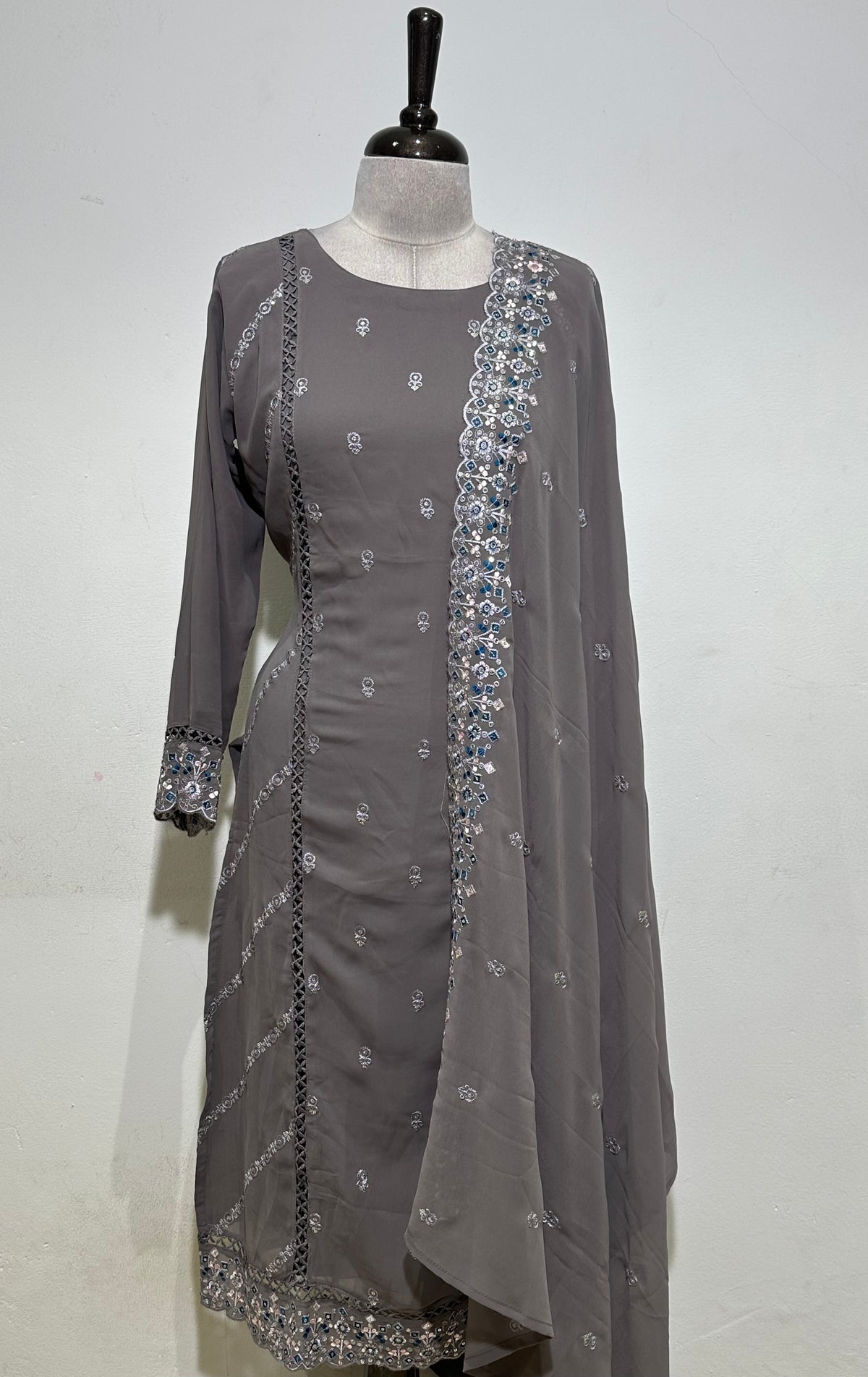 OFFER SALES READY TO WEAR SETS  -  IHA 35622