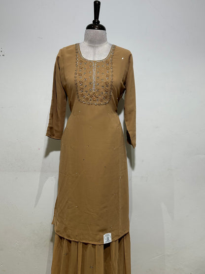 OFFER SALES READY TO WEAR SETS  -  IHA 35622
