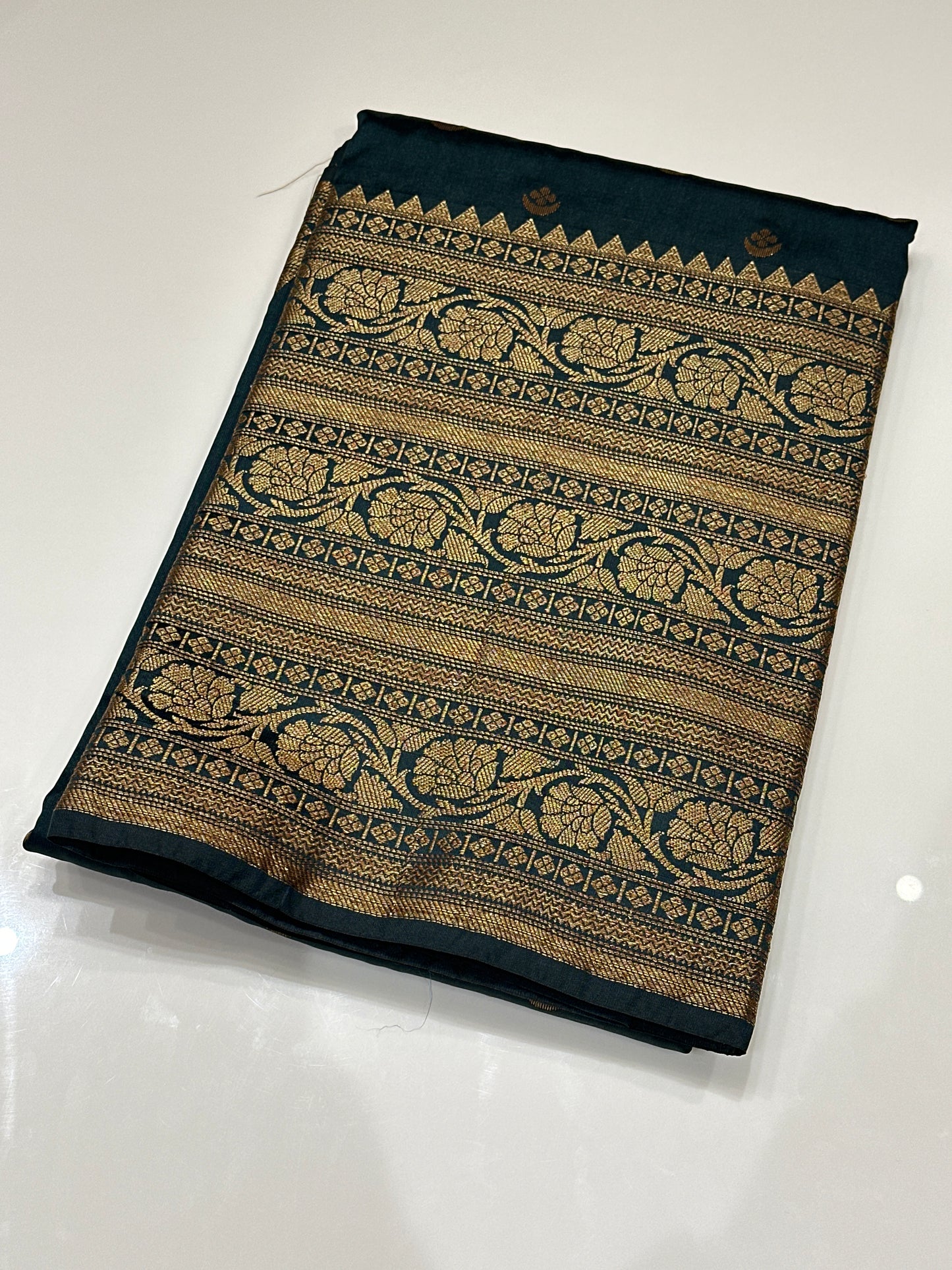 OFFER SALES SAREES - IHA 27137