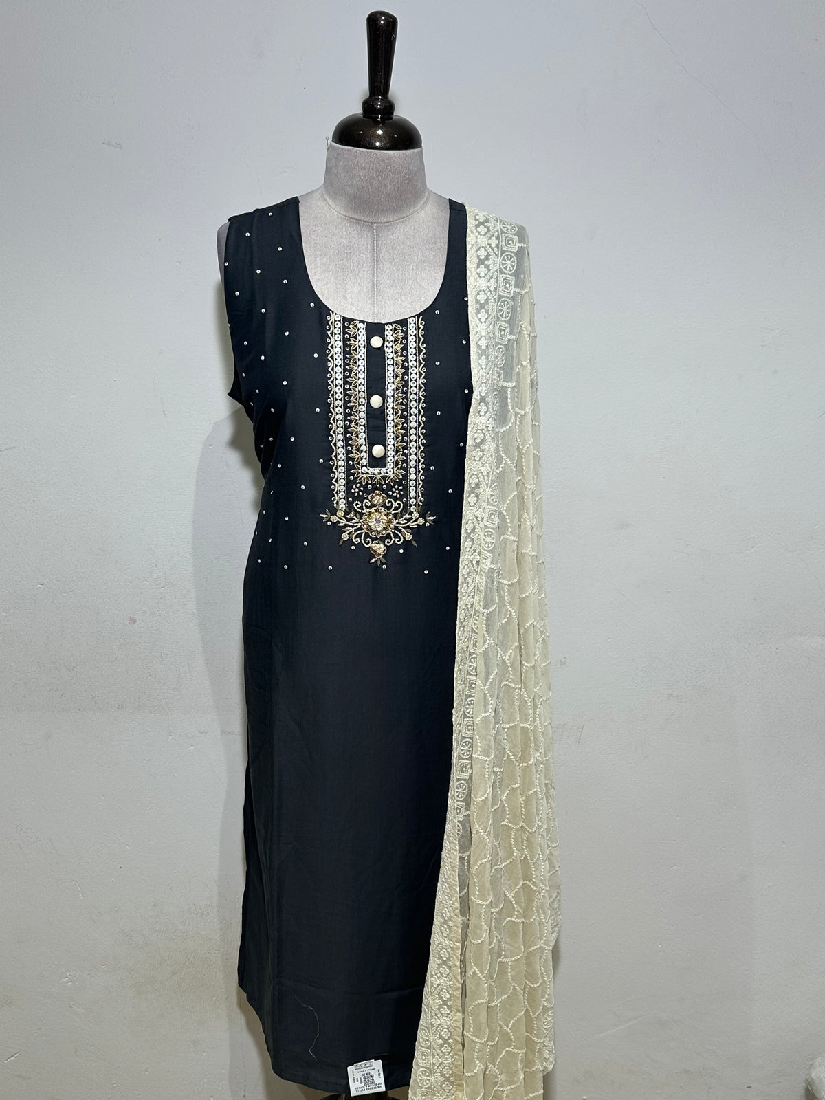OFFER SALES READY TO WEAR SETS  -  IHA 35622