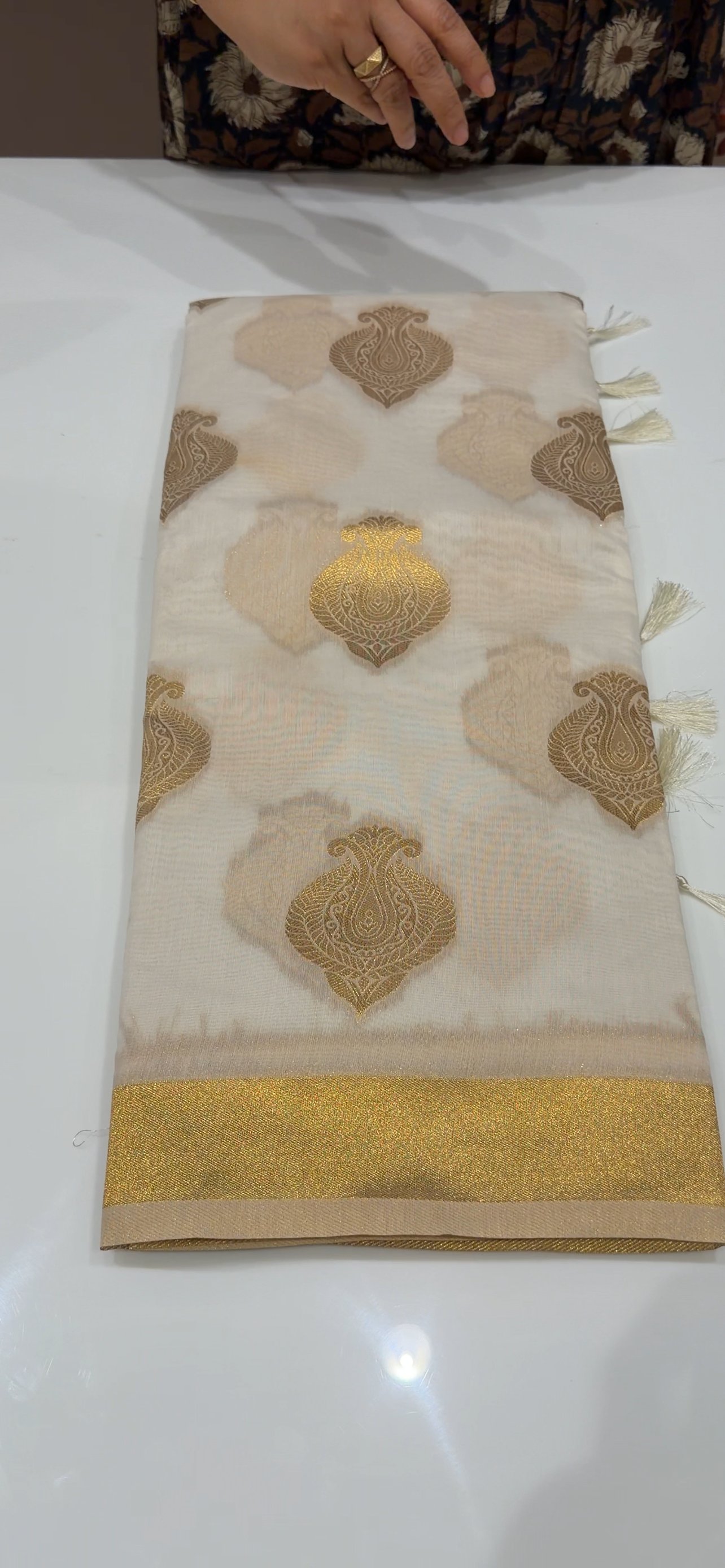 ONAM SAREES - IHA 34133