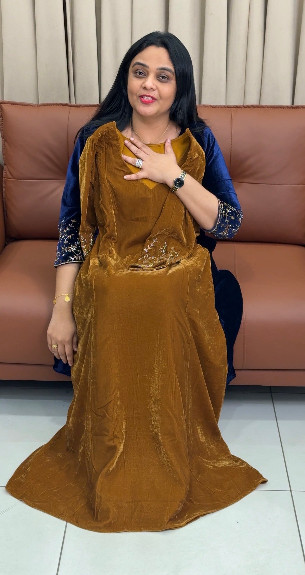 IHA'S IN-HOUSE VELVET ALINE TOPS - IHA 35715