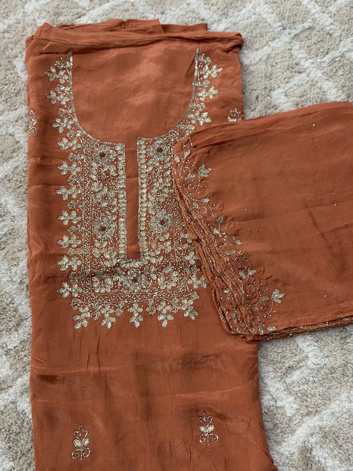 HANDWORKED UNSTITCHED ALWAR SUTS - IHA 36041