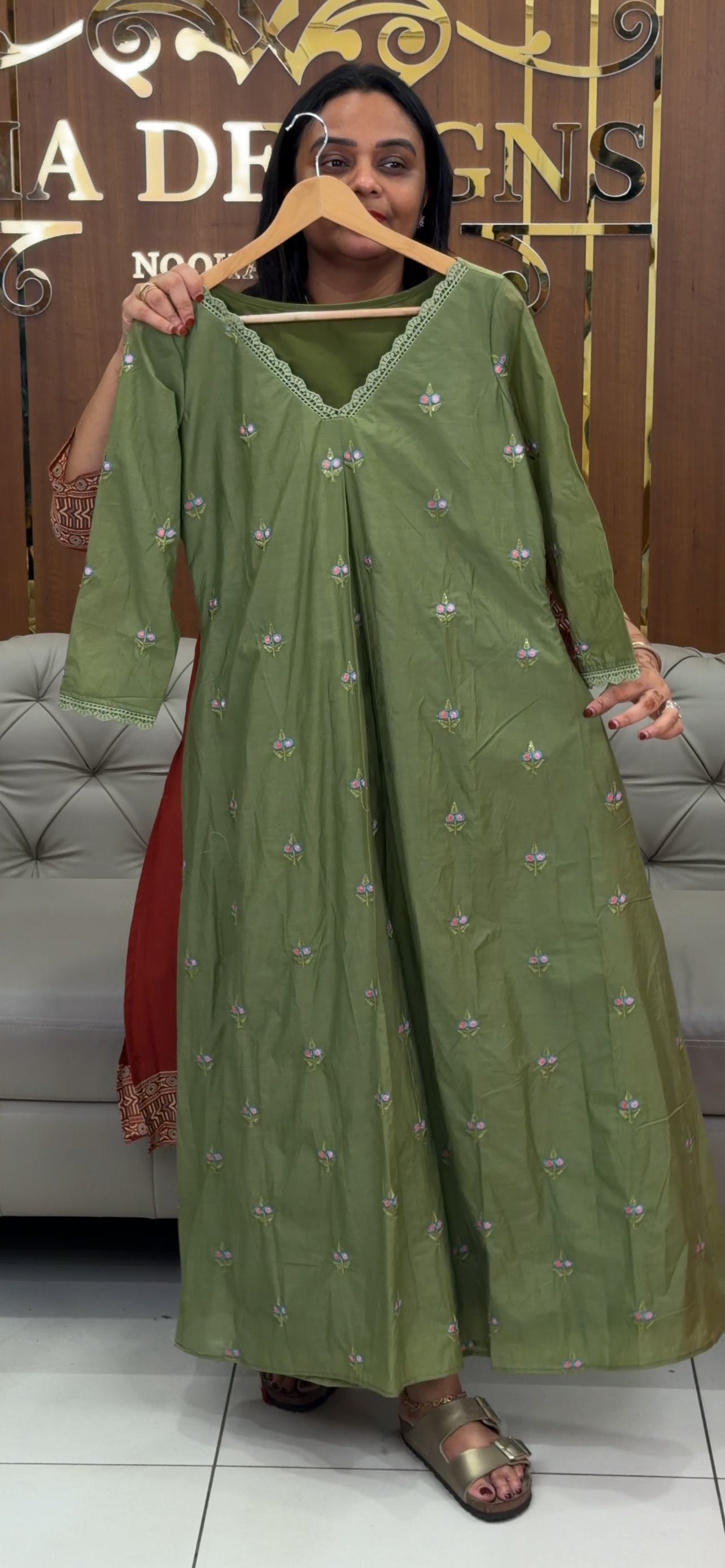 IHA'S IN-HOUSE ALINE TOPS - IHA 31873