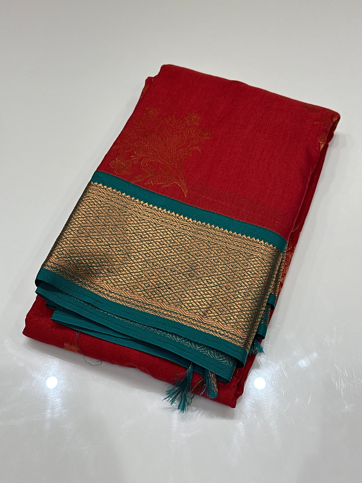 OFFER SALES SAREES - IHA 27171