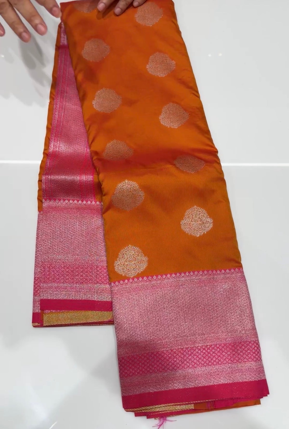 OFFER SALES SAREES - IHA 35424