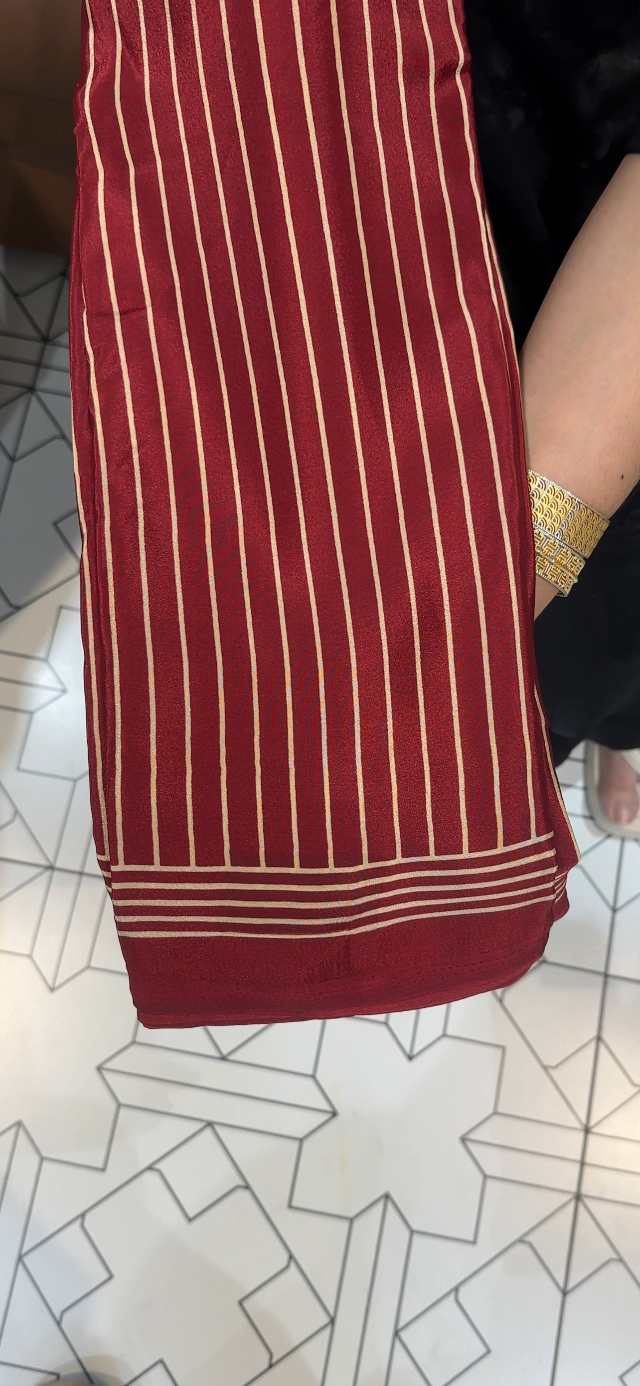 OFFER SALES SAREES - IHA 35011