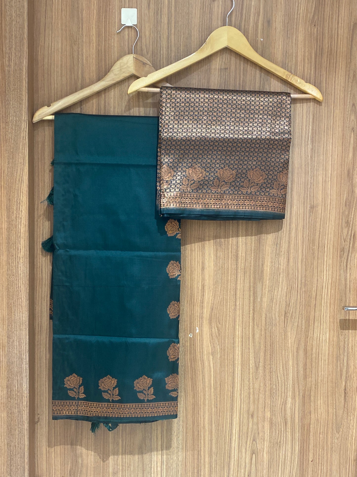 OFFER SALES UNSTITCHED SALWAR SUITS - IHA 26991