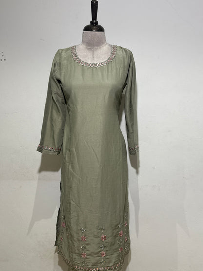 OFFER SALES READY TO WEAR SETS  -  IHA 35622