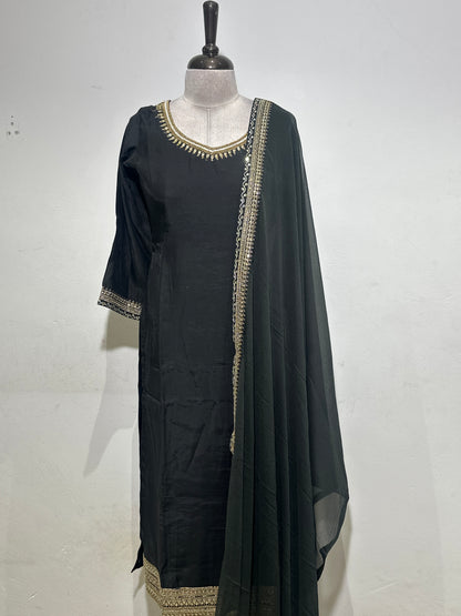 OFFER SALES READY TO WEAR SETS  -  IHA 35622