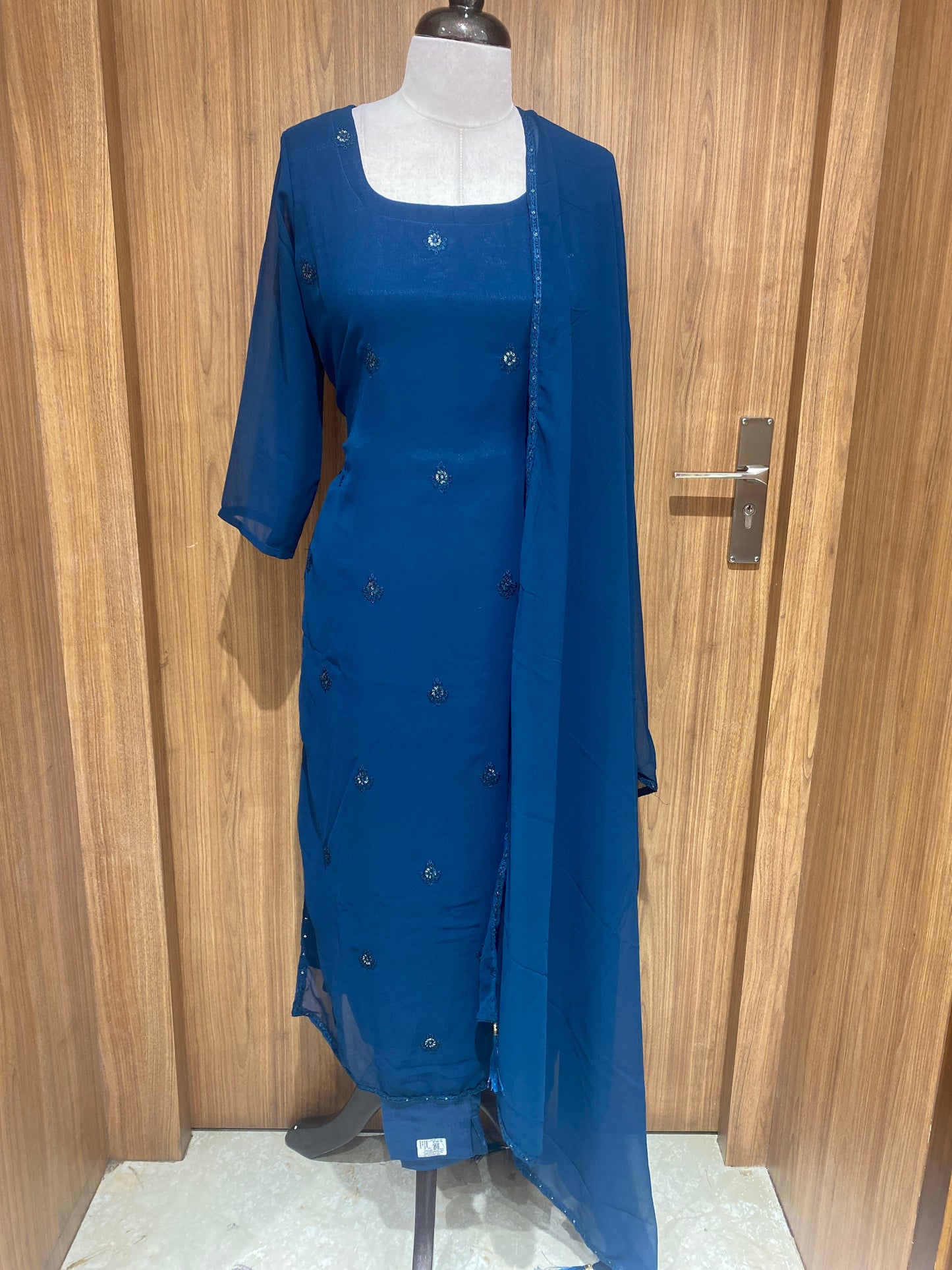 OFFER SALES TOP AND BOTTOM - IHA 27066