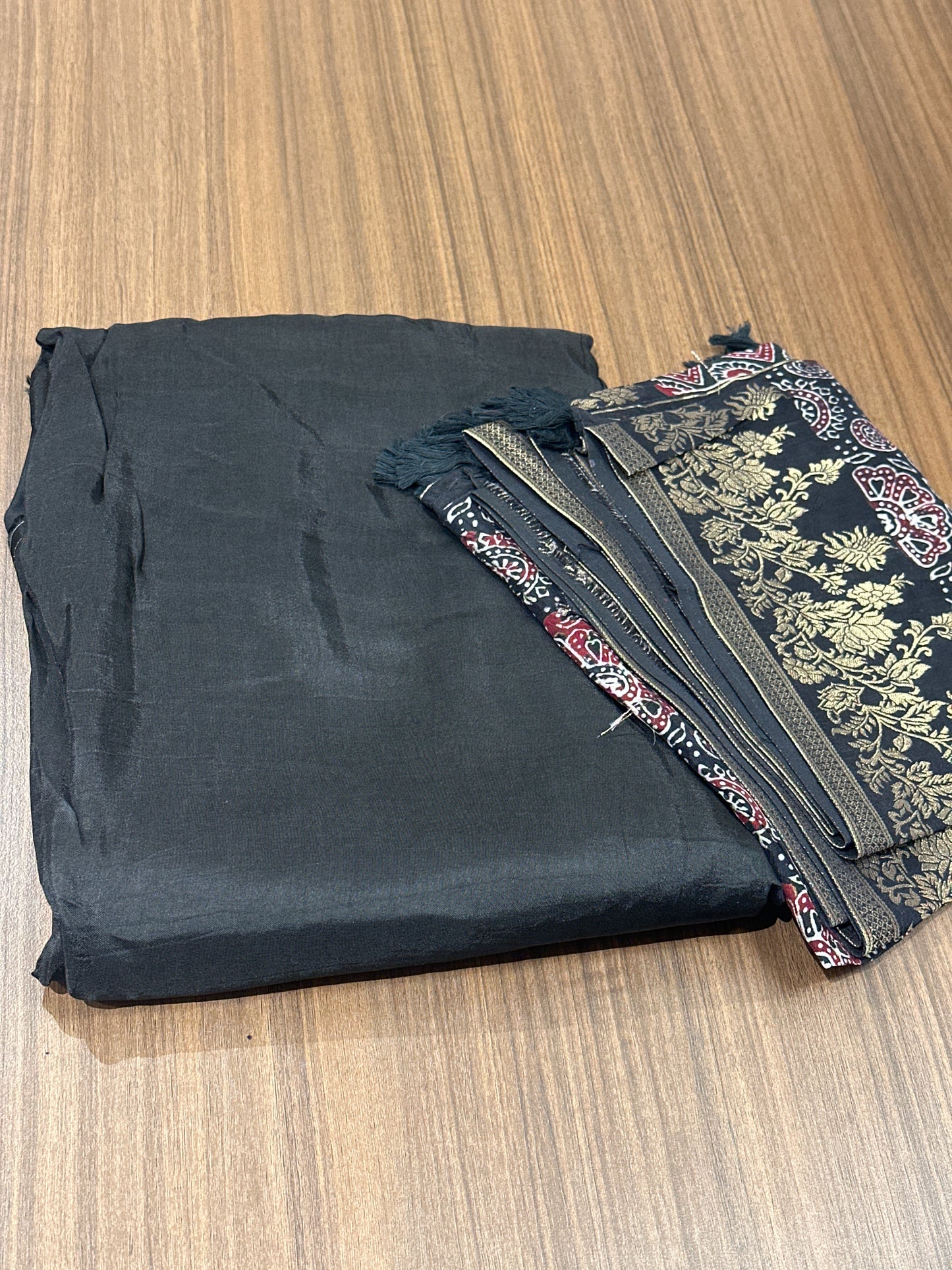 OFFER SALES UNSTITCHED SALWAR SUITS -  IHA 33898
