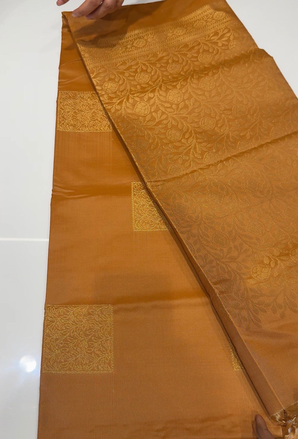 OFFER SALES SAREES - IHA 35439
