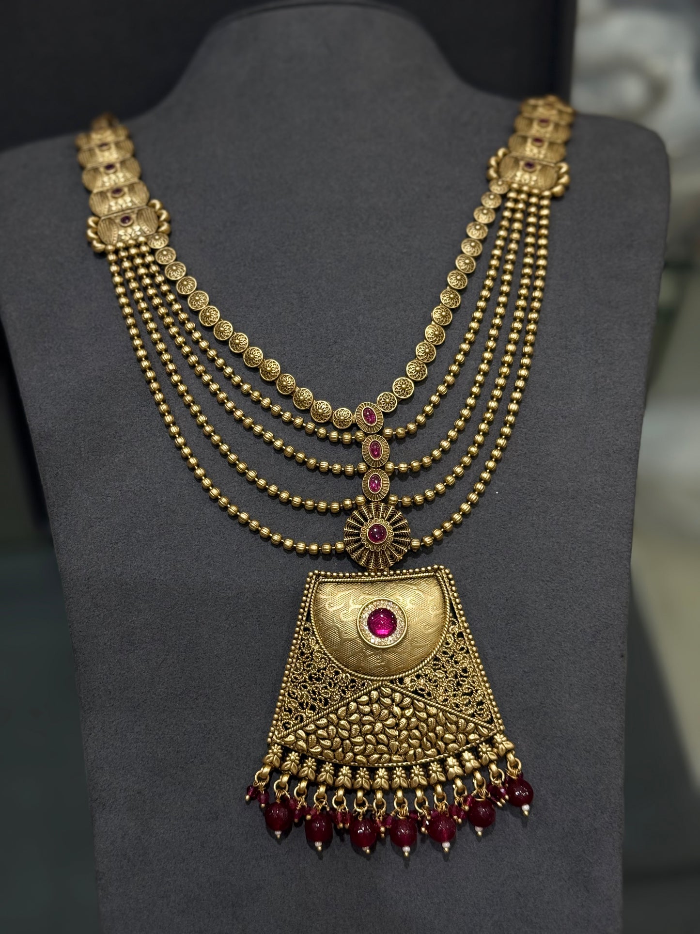 DESIGNER NECKLACE SETS - IHA 26304