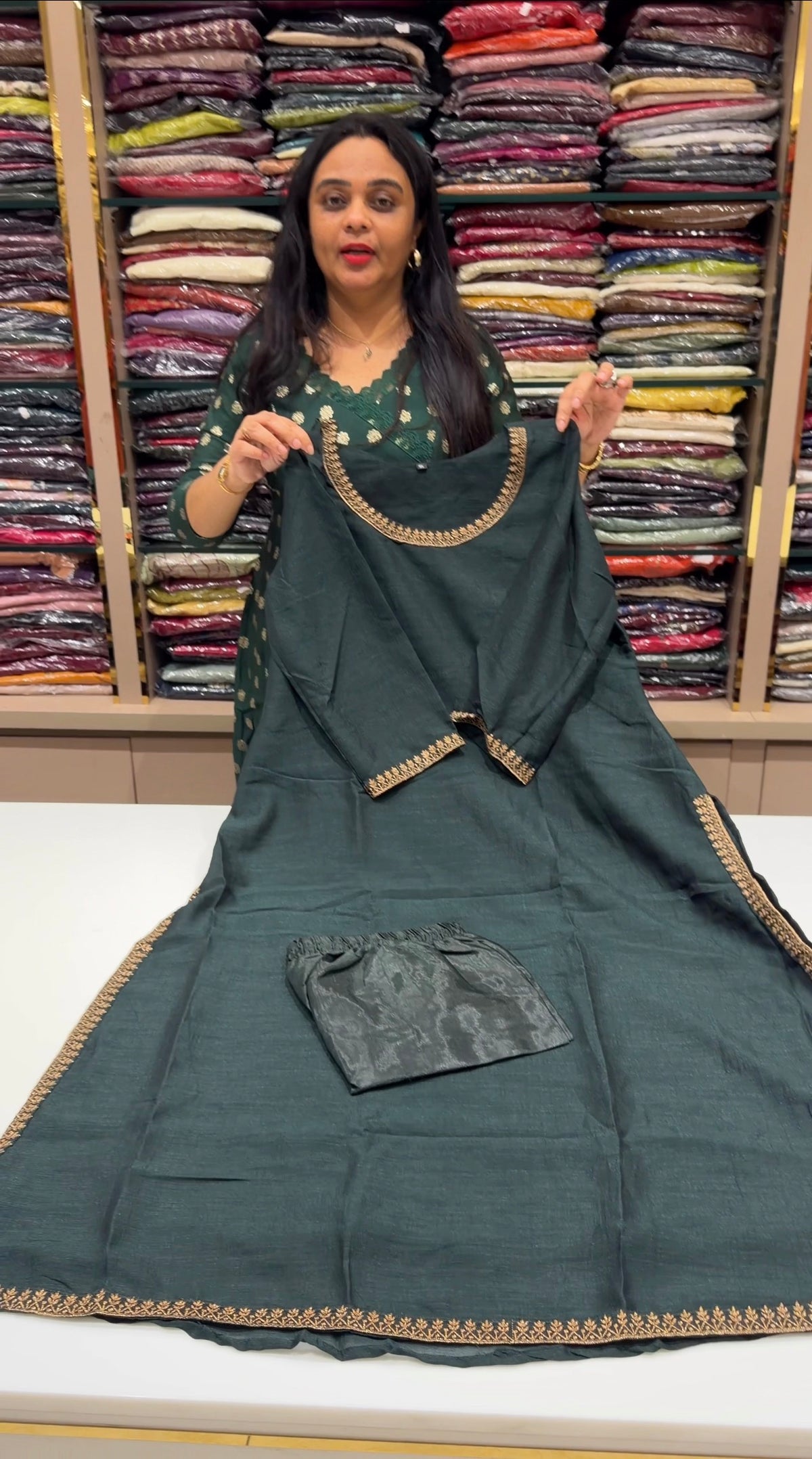 OFFER SALES READY TO WEAR SETS - IHA 35344