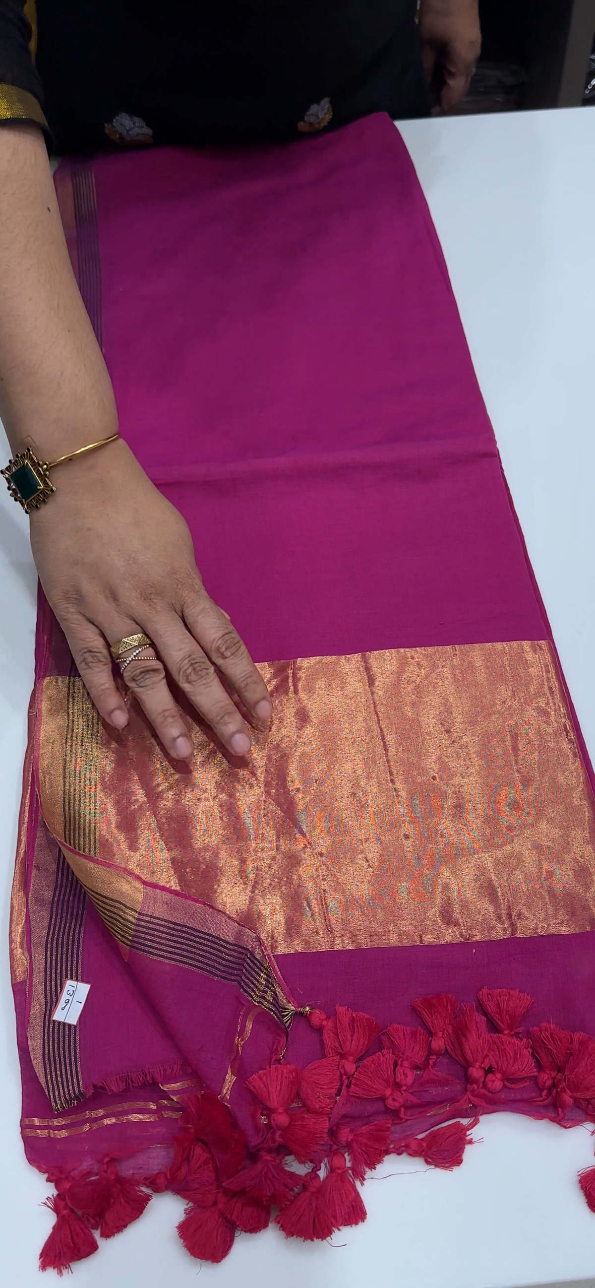OFFER SALES SAREES - IHA 35468