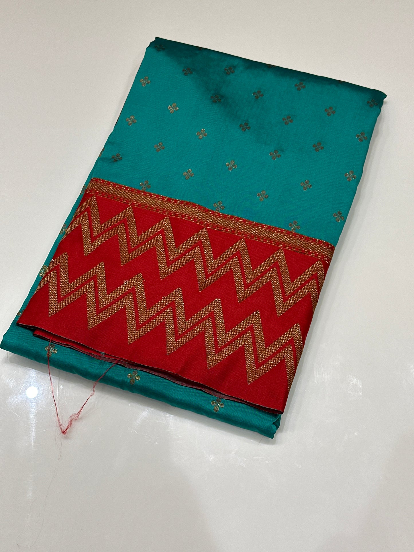 OFFER SALES SAREES - IHA 27137