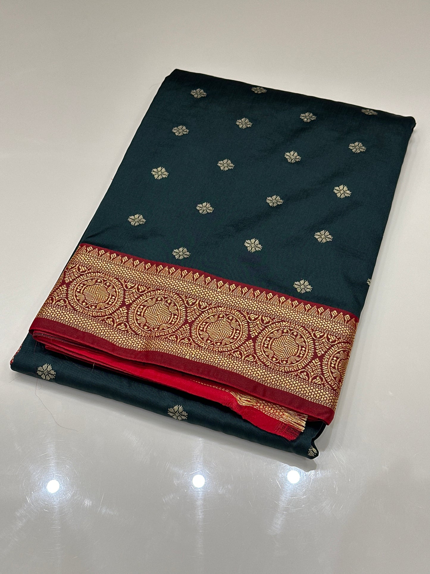 OFFER SALES SAREES - IHA 27182