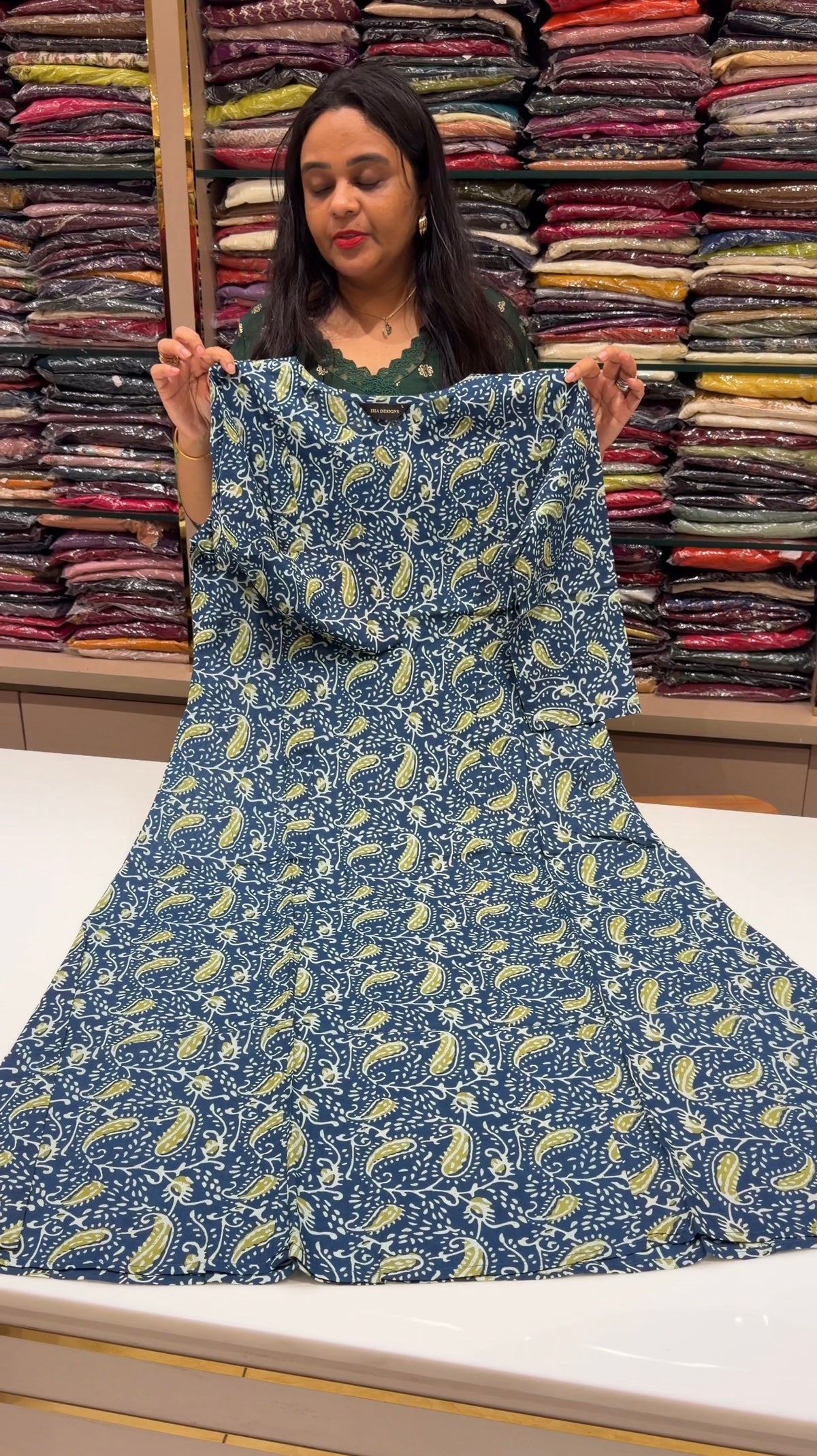 OFFER SALES READY TO WEAR SETS - IHA 35344