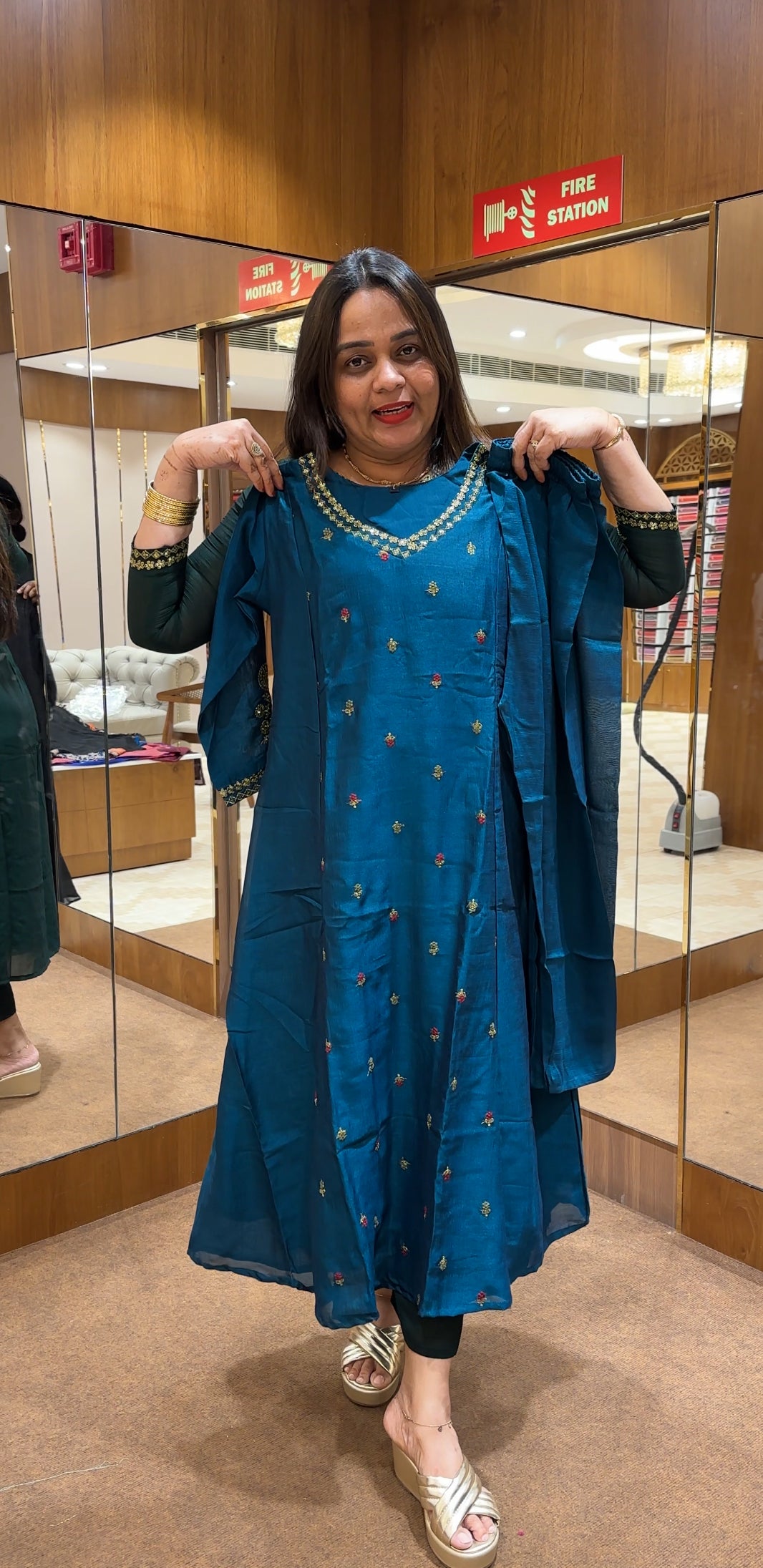 SEMI RAW SILK ALINE TOP AND BOTTOM - IHA 22137