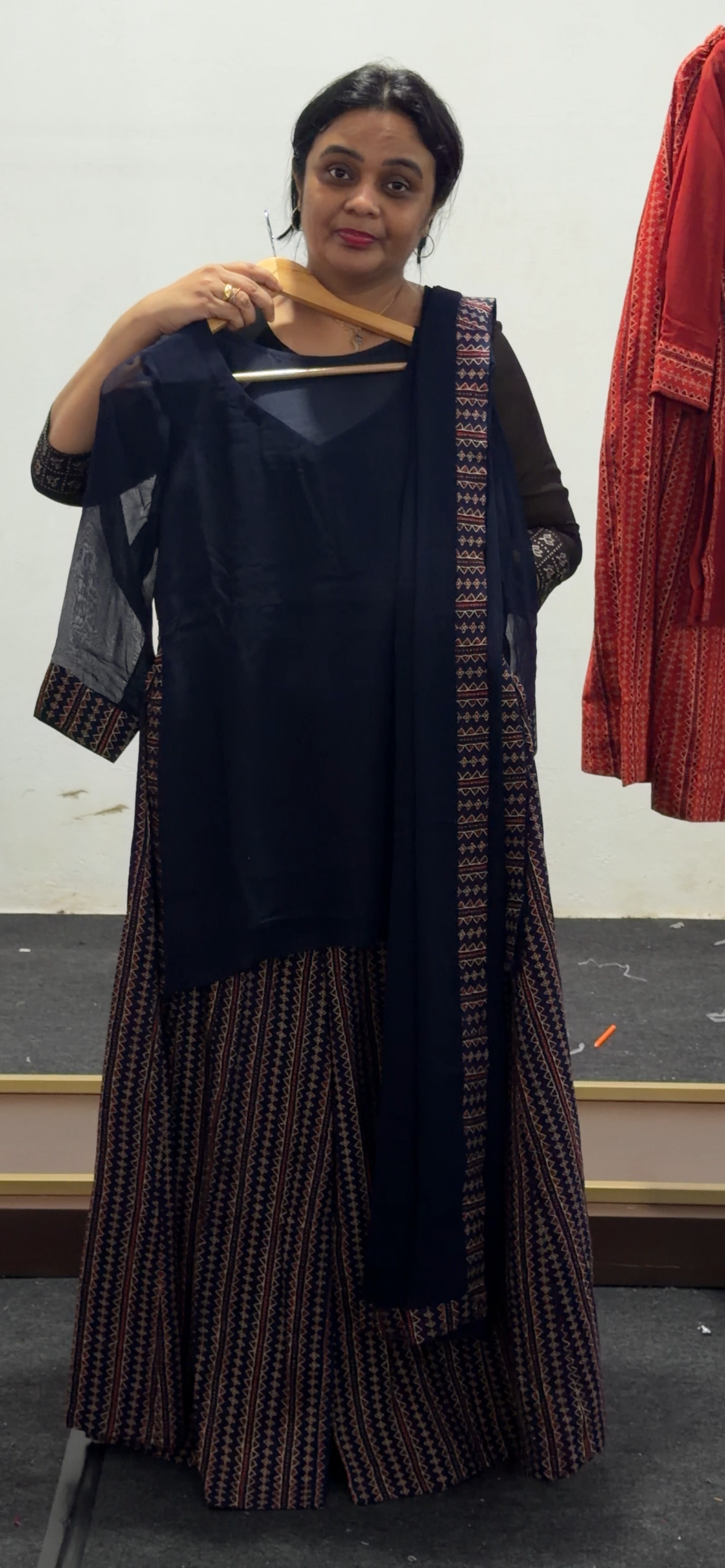 IHA'S IN-HOUSE SHORT TOP , BOTTOM AND DUPATTA - IHA 36048