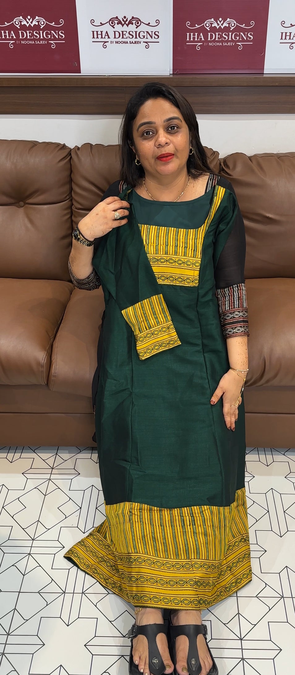 IHA'S IN-HOUSE ALINE TOPS- IHA 25019