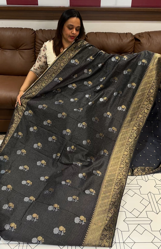 SEMI BANARASI SAREE - IHA 18825