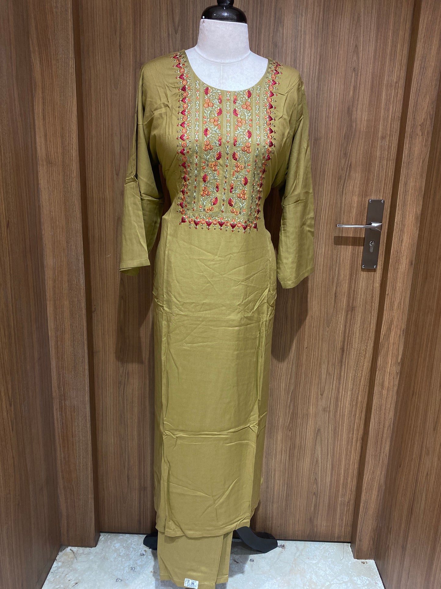 OFFER SALES TOP AND BOTTOM - IHA 27057