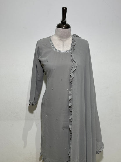 OFFER SALES READY TO WEAR SETS  -  IHA 35622