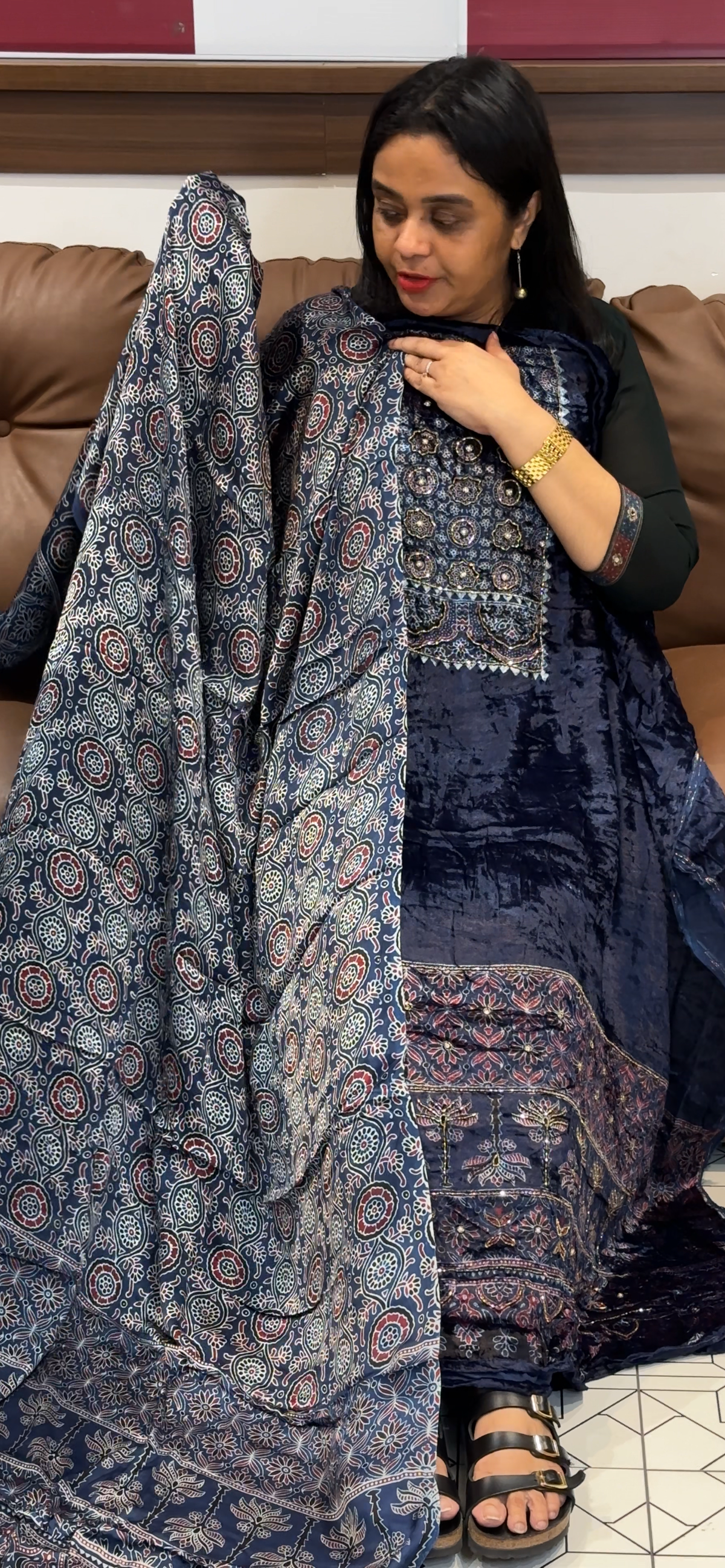 VISCOSE VELVET UNSTITCHED SALWAR SUITS - IHA 35513