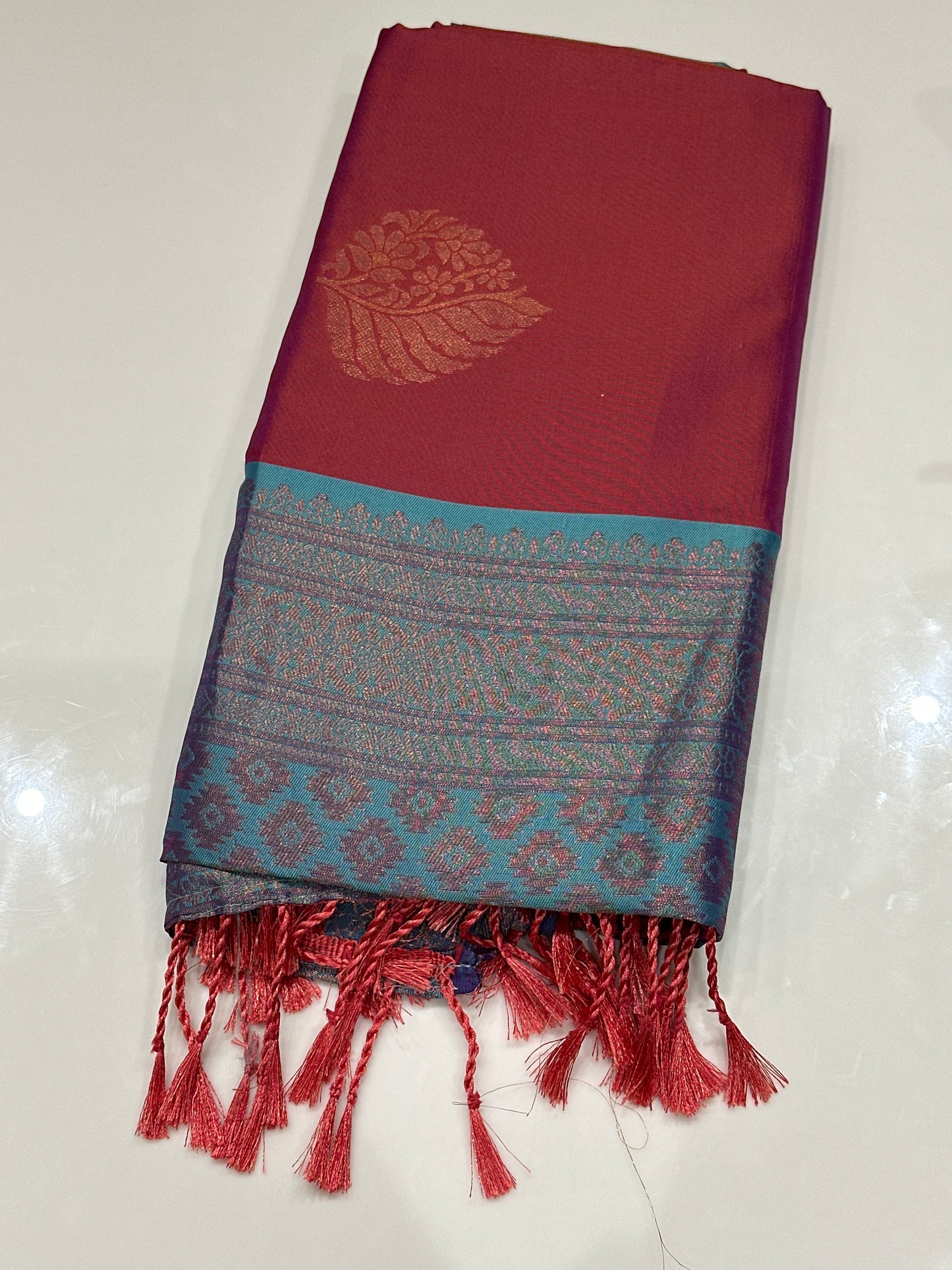 OFFER SALES SAREES - IHA 27178