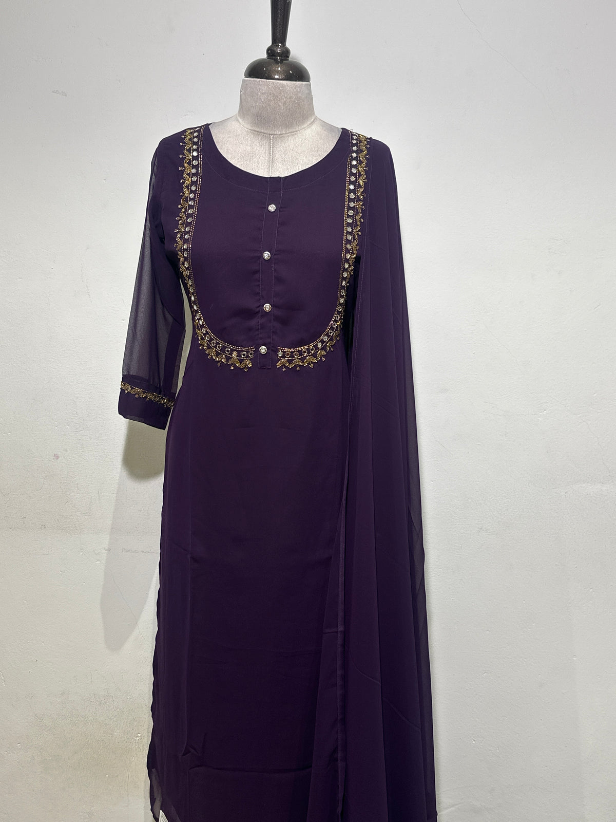 OFFER SALES READY TO WEAR SETS  -  IHA 35622