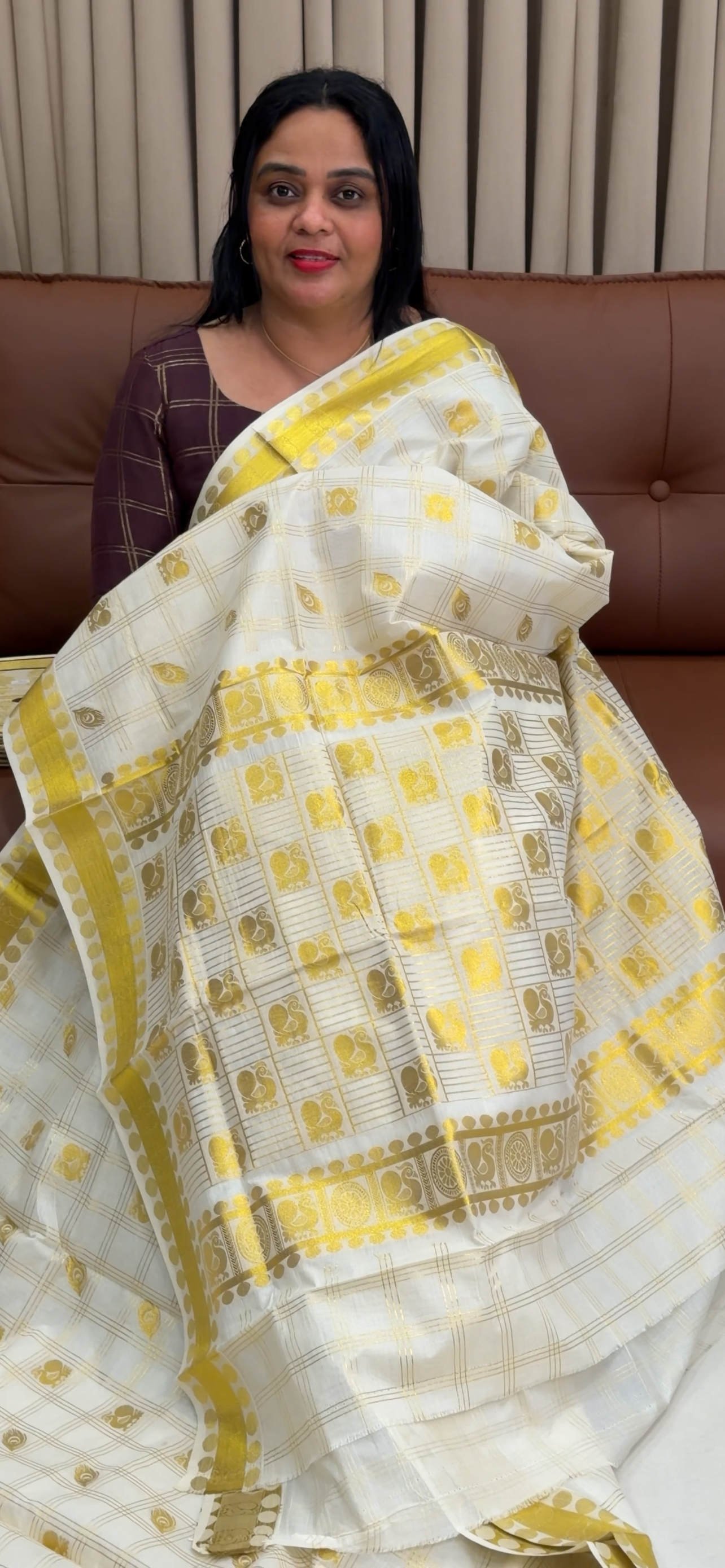 OFFER SALES ONAM SAREES -  IHA 34642