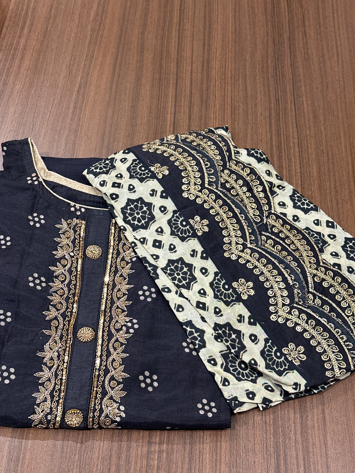 OFFER SALES UNSTITCHED SALWAR SUITS -  IHA 34050