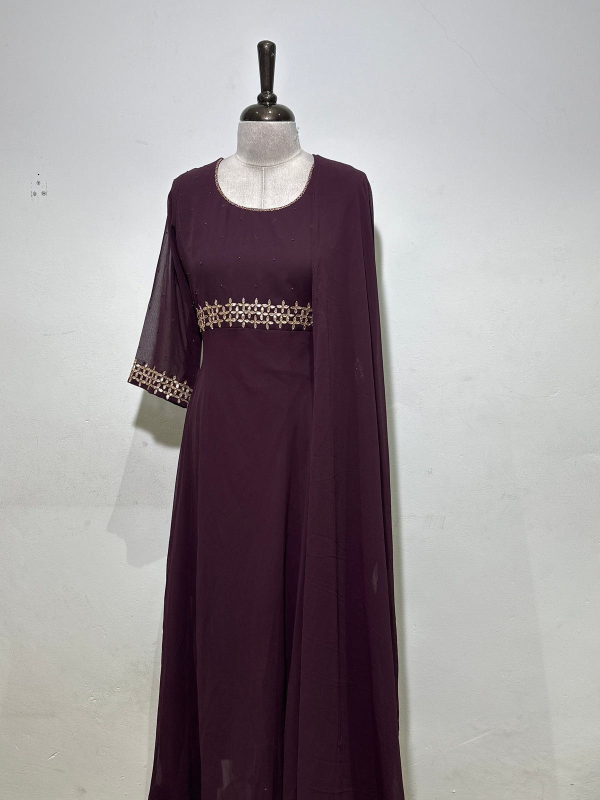 OFFER SALES READY TO WEAR SETS  -  IHA 35622