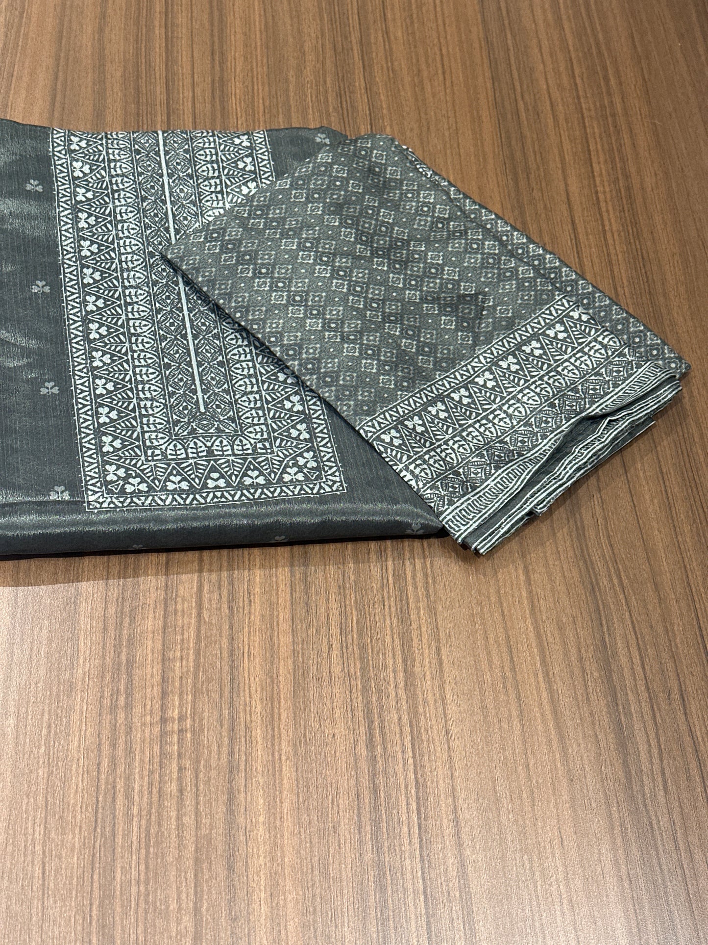 OFFER SALES UNSTITCHED SALWAR SUITS -  IHA 33784