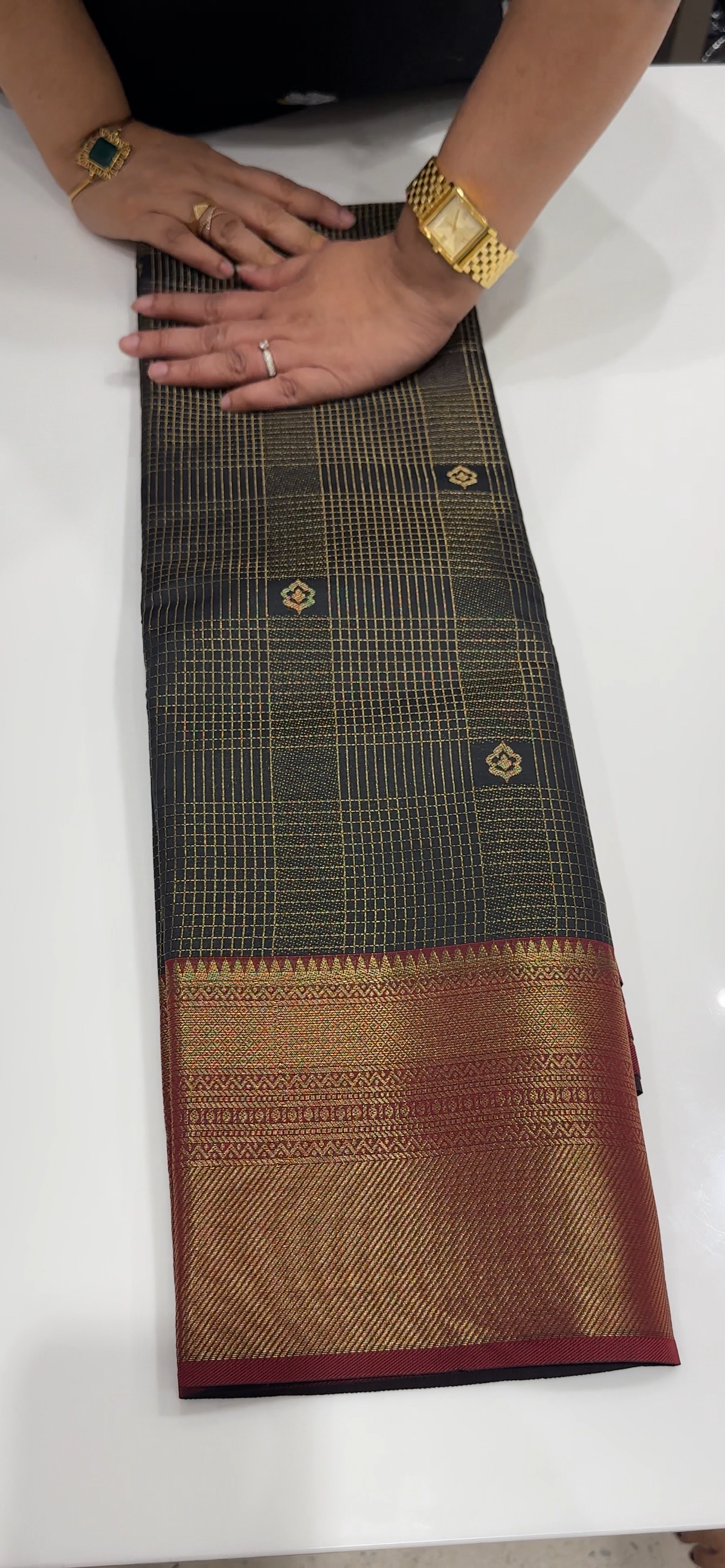 OFFER SALES SAREES - IHA 35502
