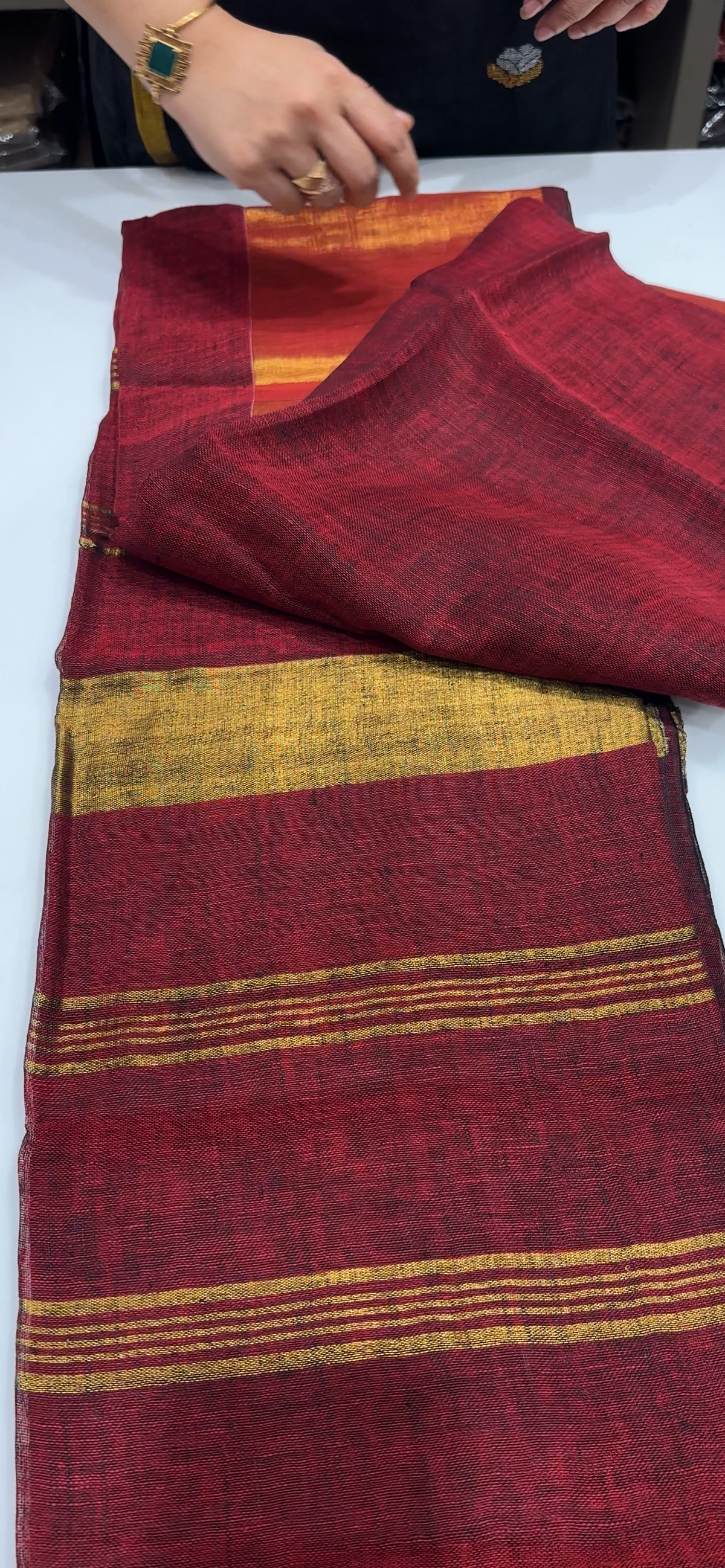 OFFER SALES SAREES - IHA 35468