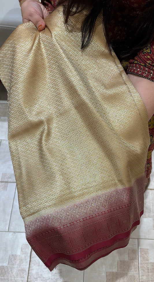 SEMI BANARASI SAREES - IHA 22644