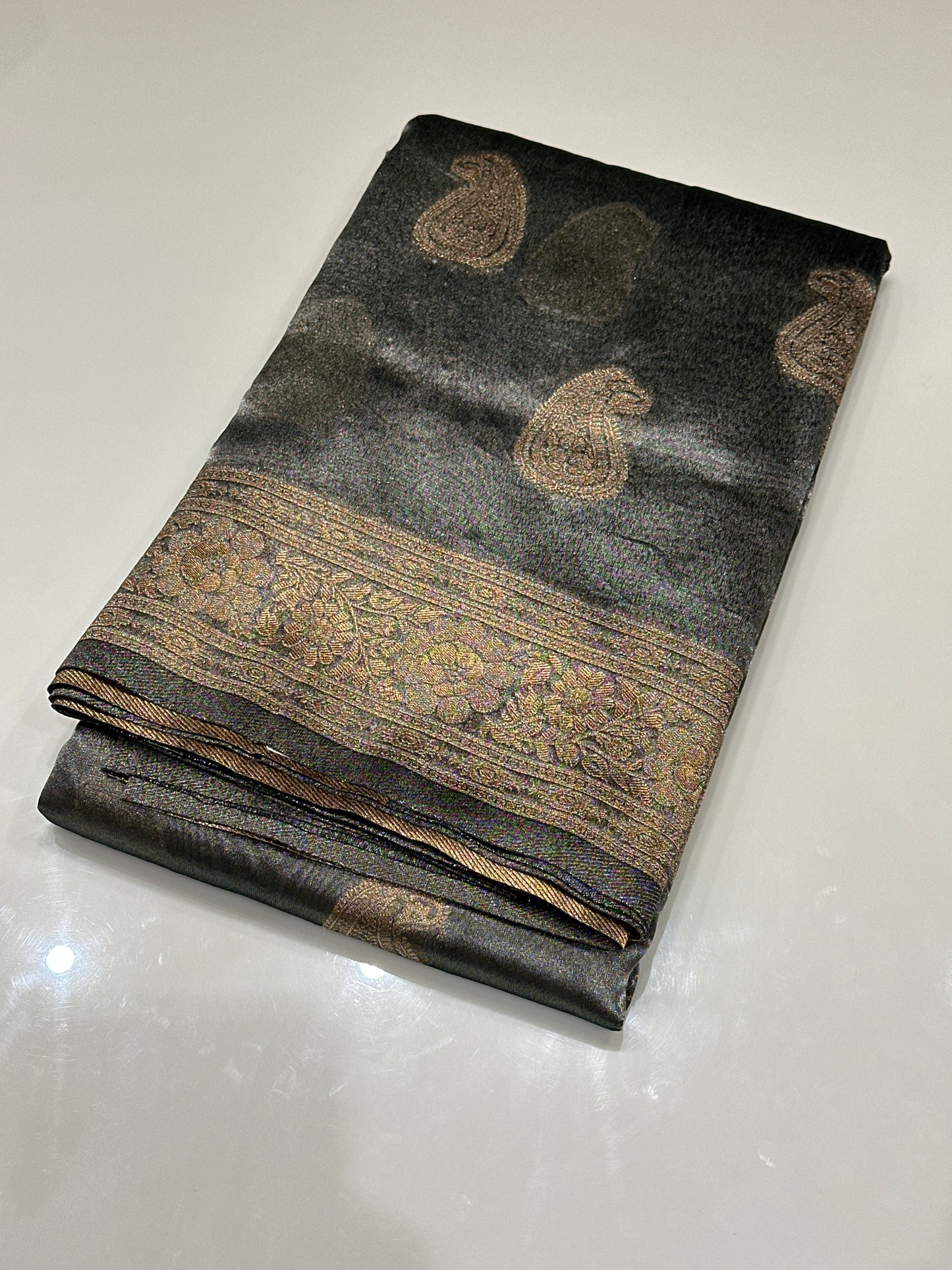 OFFER SALES SAREES - IHA 27137