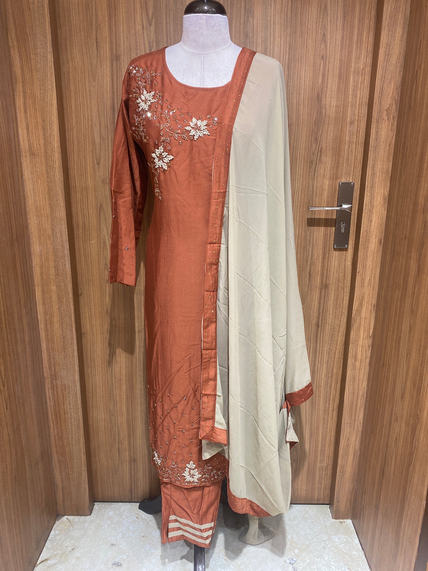 OFFER SALES TOP AND BOTTOM - IHA 27066
