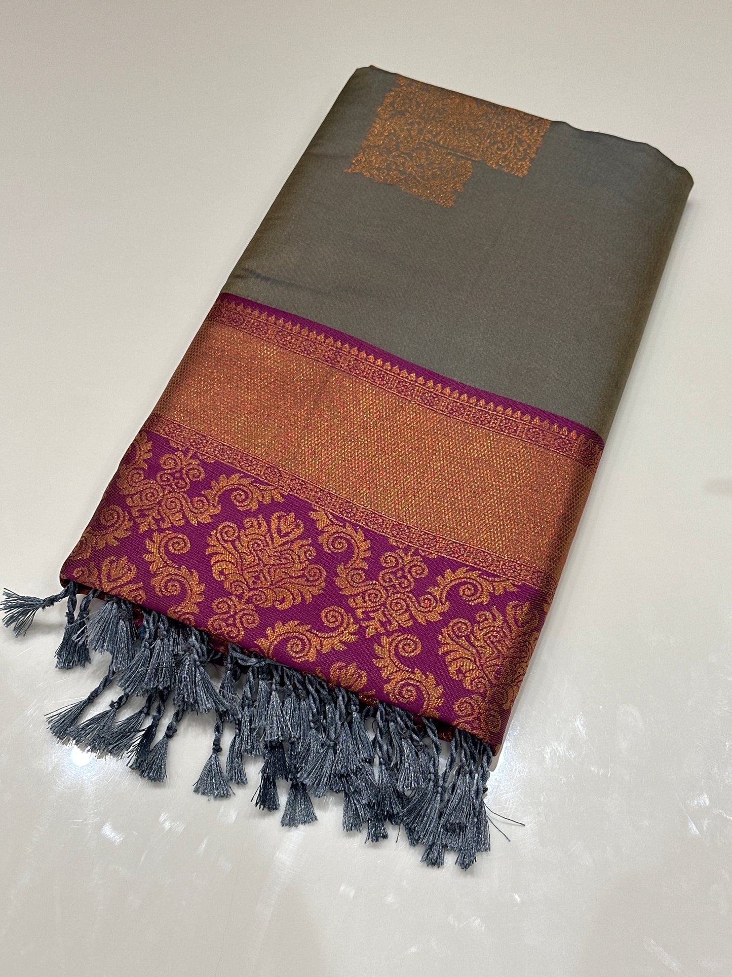 OFFER SALES SAREES - IHA 27172