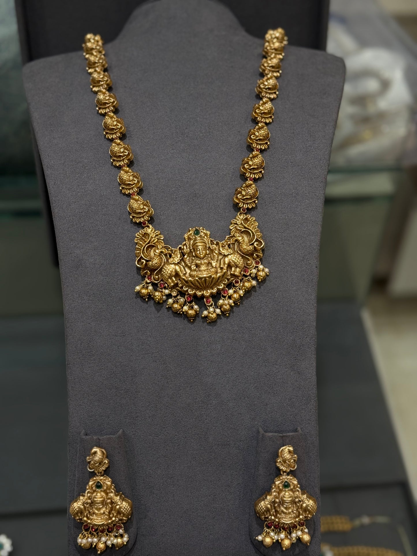 DESIGNER NECKLACE SETS - IHA 26304