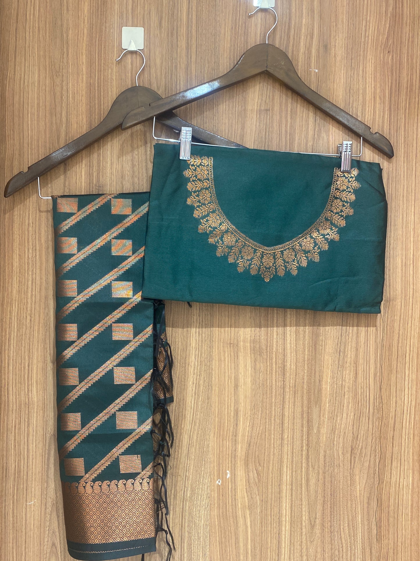 OFFER SALES UNSTITCHED SALWAR SUITS - IHA 26942