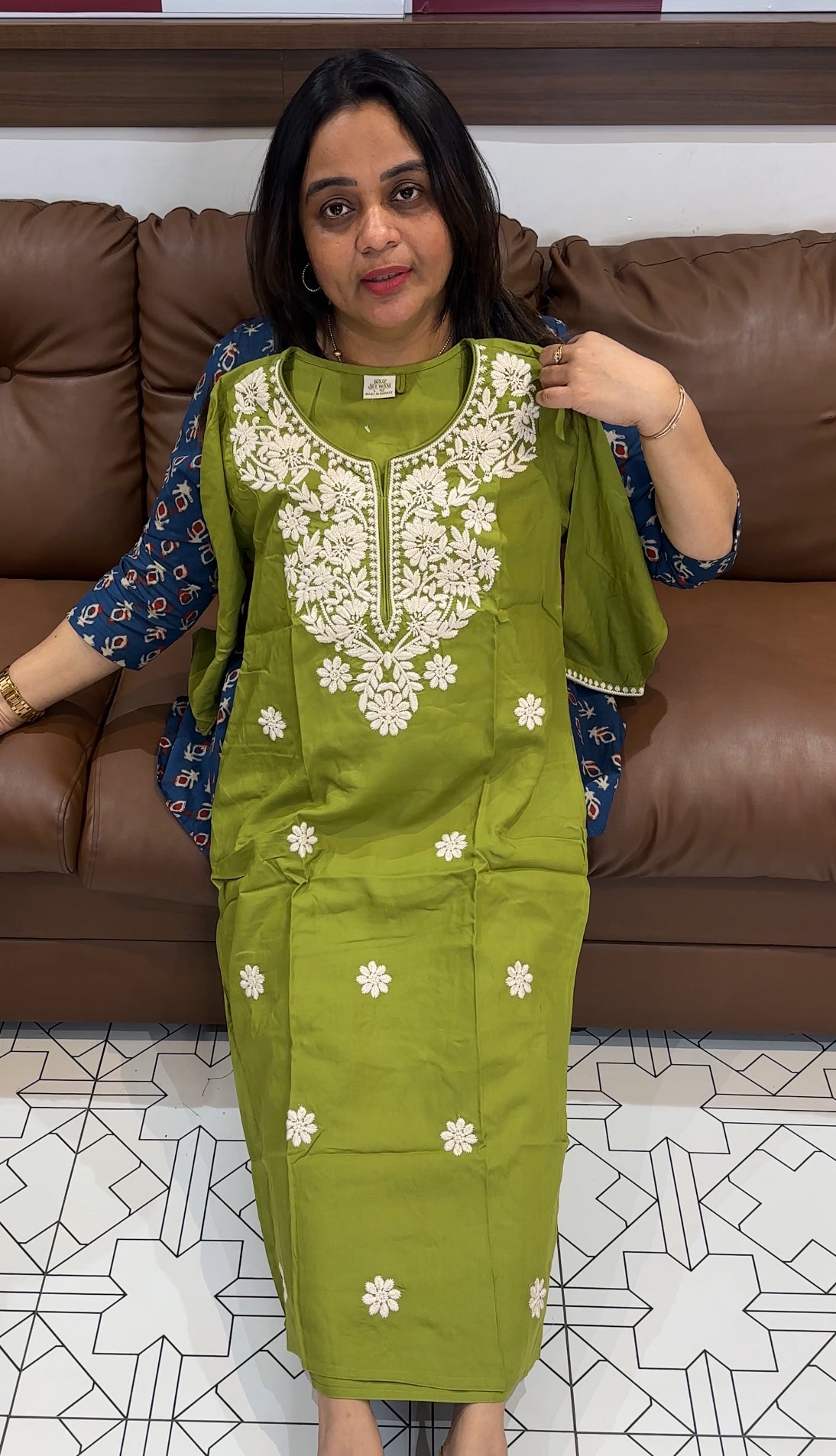 BUDGET BUY CHIKANKARI TOPS - IHA 27266