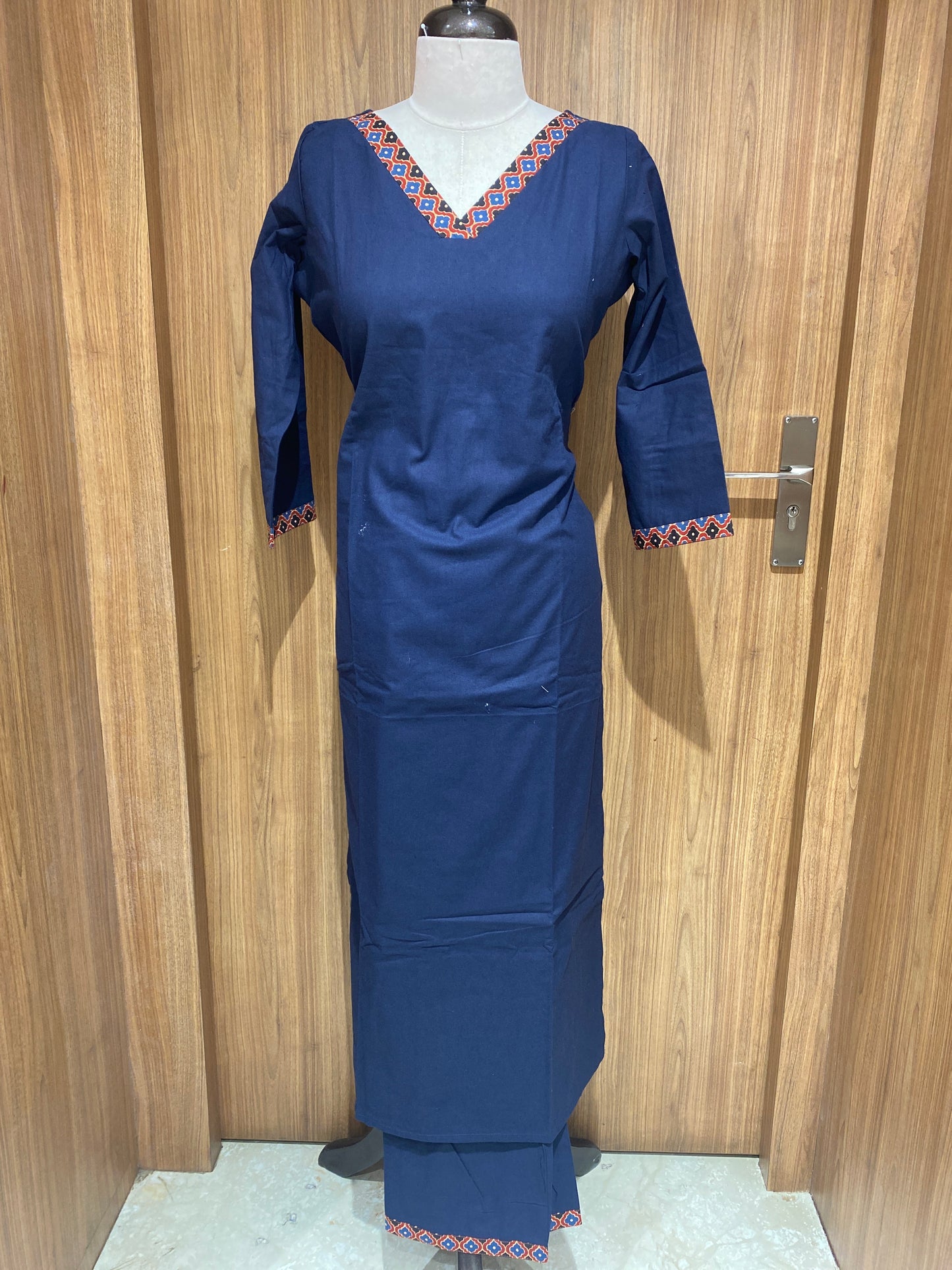 OFFER SALES TOP AND BOTTOM - IHA 27052