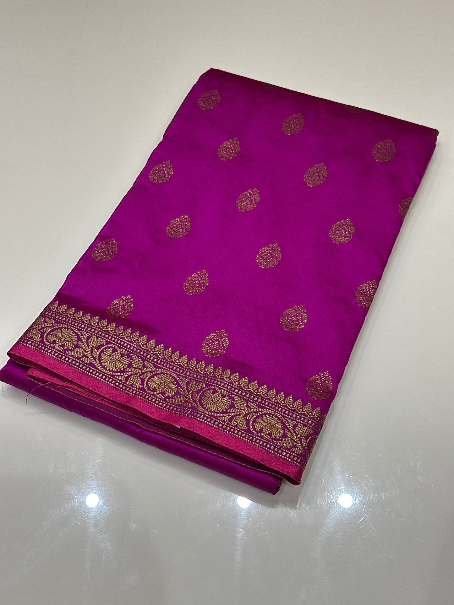 OFFER SALES SAREES - IHA 27182