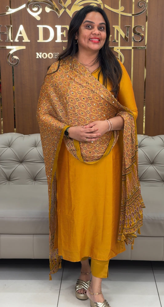 IHA'S IN-HOUSE READY TO WEAR TOP,BOTTOM AND DUPATTA - IHA 30295