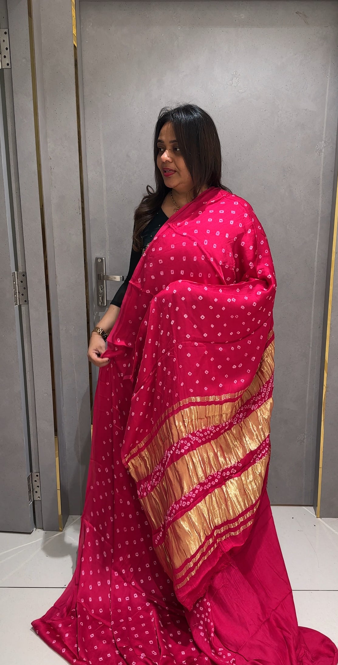BANDANI SAREES - IHA 24420