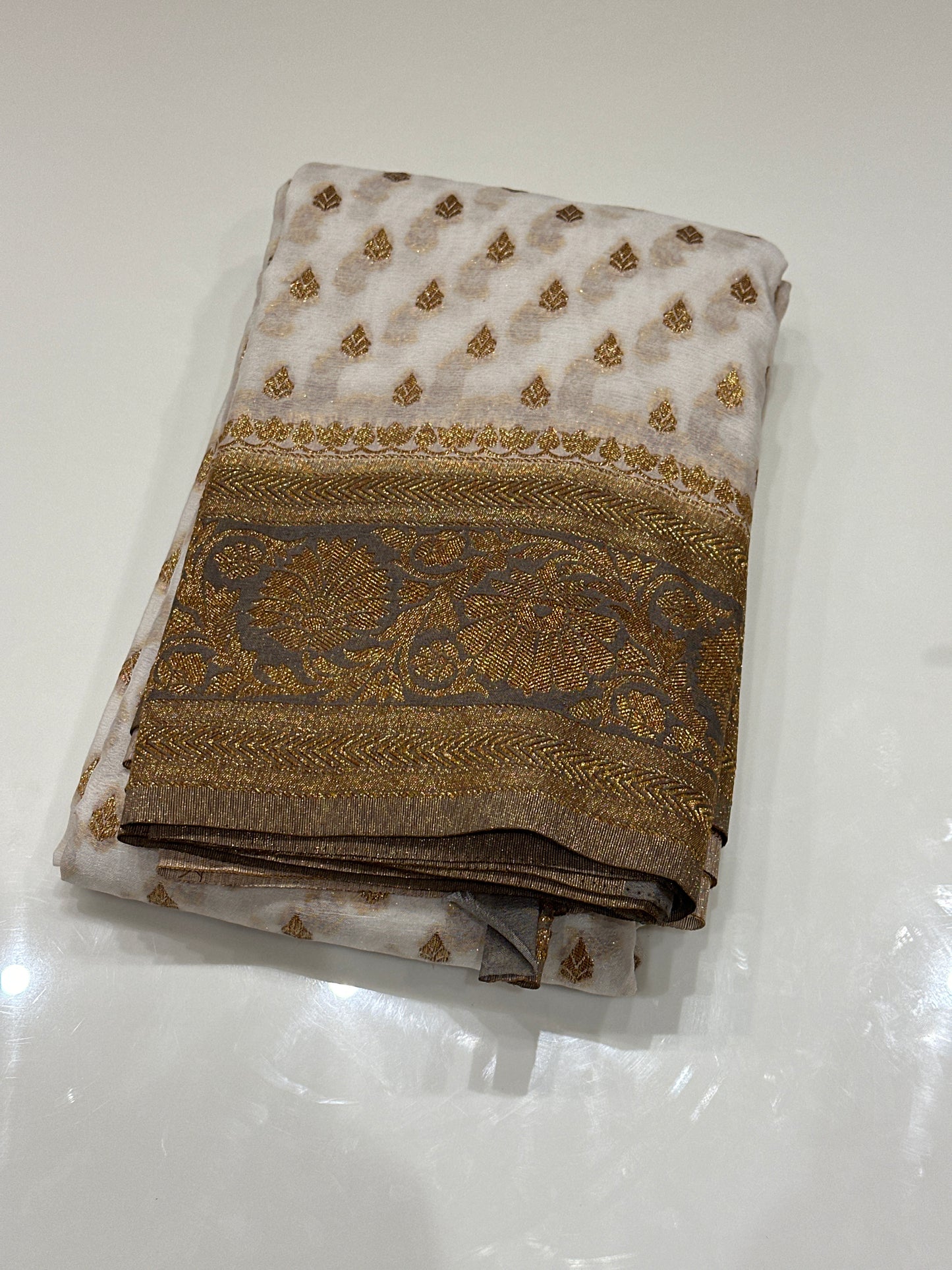 OFFER SALES SAREES - IHA 27178